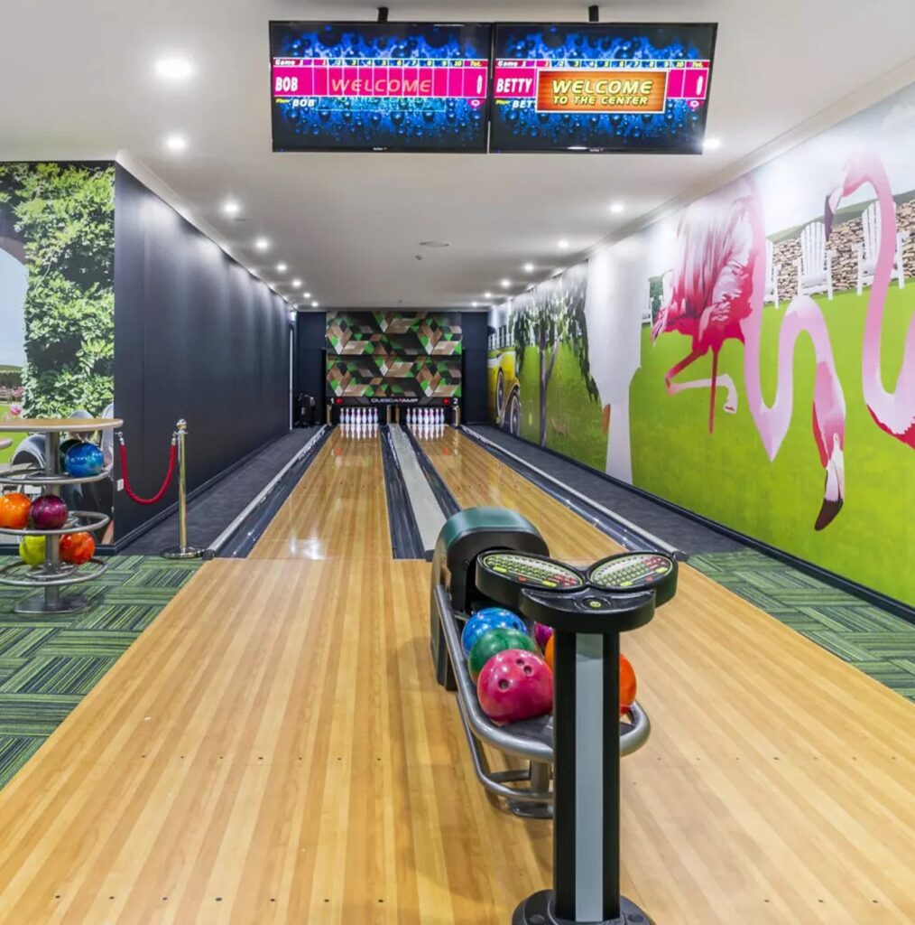 beachmereBay-bowlingAlley-tile